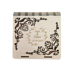 Cutie personalizată din lemn pentru fotografii și stick USB – model florar