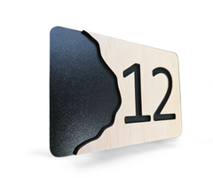 Plăcuță din Lemn cu Număr Decupat – 18x12 cm