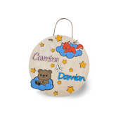 Plachetă Personalizată din Lemn – „Vulpița și Ursulețul”