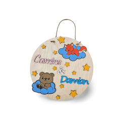 Plachetă Personalizată din Lemn – „Vulpița și Ursulețul”