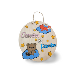 Plachetă Personalizată din Lemn – „Vulpița și Ursulețul”