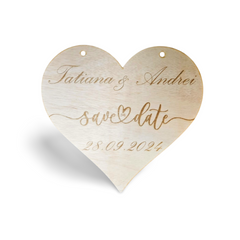Plachetă din Lemn „Save the Date” în Formă de Inimă