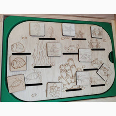 Placă Interactivă din Lemn – „Exploratori Subacvatici” (Compatibilă cu Masa IKEA Flisat)