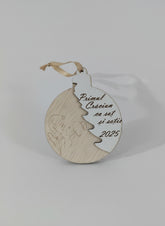 Glob Personalizat din Lemn – „Primul Crăciun ca Soț și Soție” 💍🎄