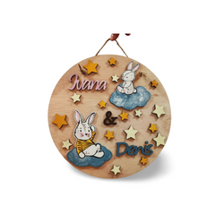 Plachetă Personalizată din Lemn – „Bunny Brothers & Sisters”