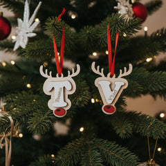 Decorațiune Personalizată din Lemn pentru Brad – „Reni de Crăciun” 🦌🎄