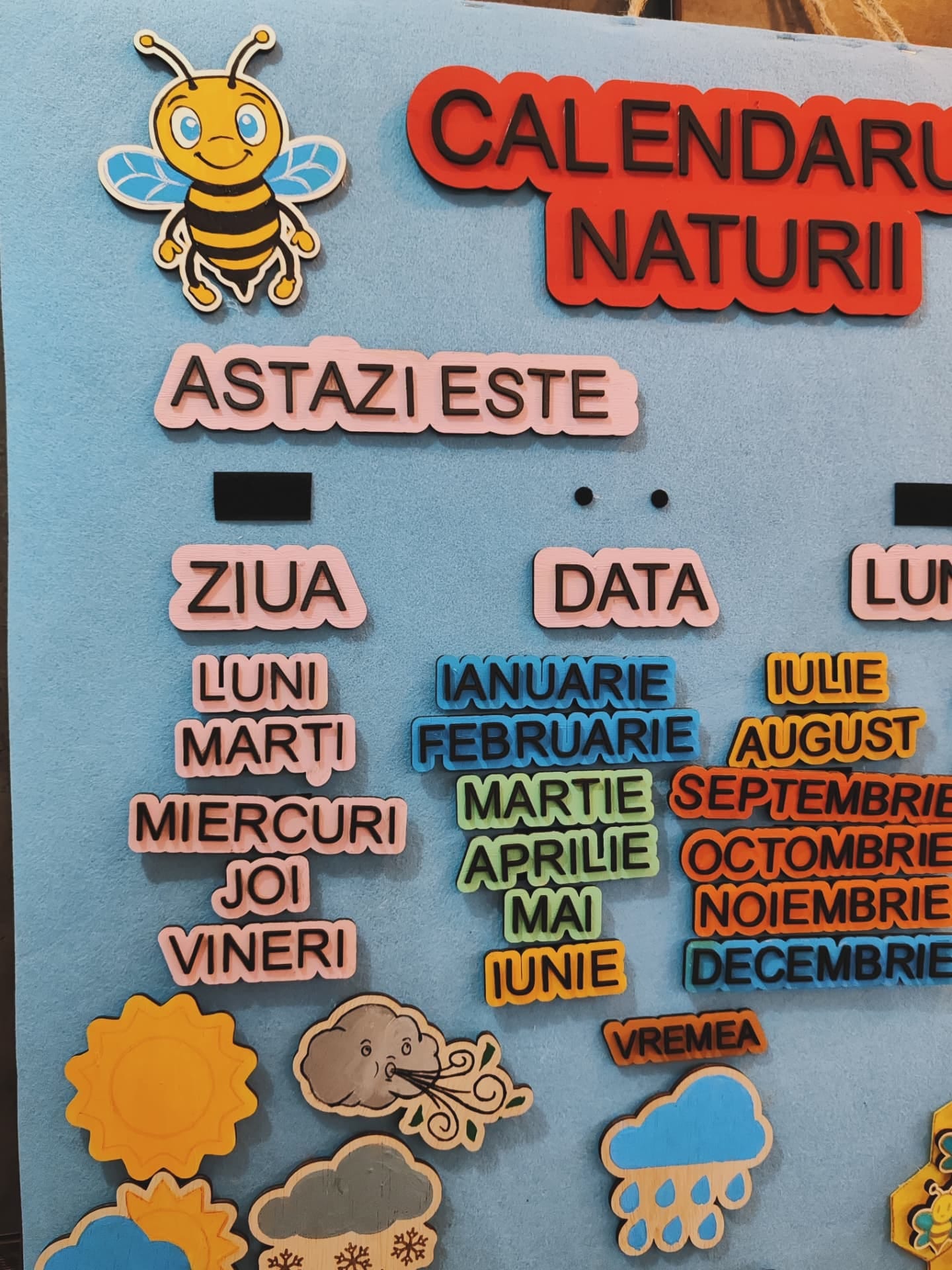 Calendarul Naturii din Lemn – Decor Educațional Interactiv pentru Grădiniță