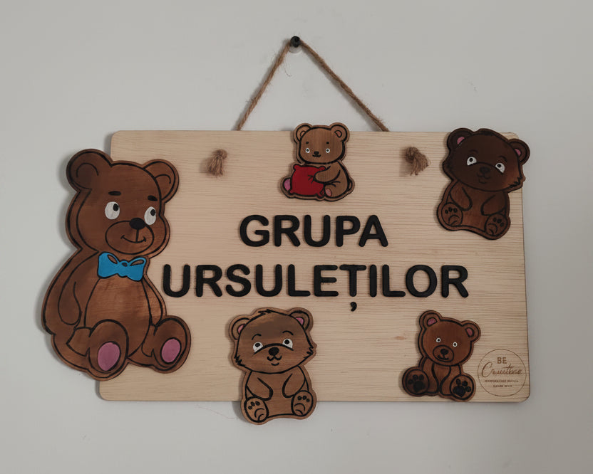 Plachetă decorativă din lemn personalizată – Grupa/Clasa Ursuleților 🧸