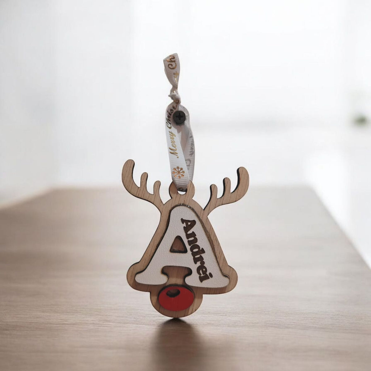 Decorațiune Personalizată din Lemn pentru Brad – „Reni de Crăciun” 🦌🎄