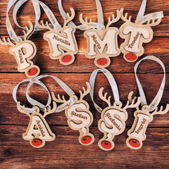 Decorațiune Personalizată din Lemn pentru Brad – „Reni de Crăciun” 🦌🎄
