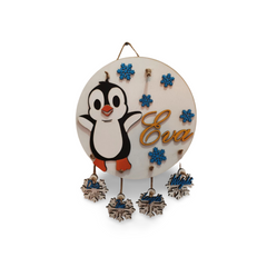 Plachetă Personalizată din Lemn – „Penguin Snow Memories”