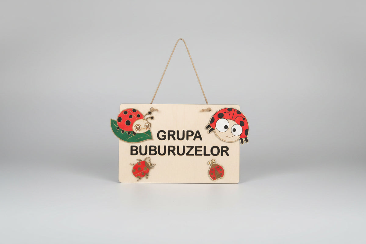 Plachetă decorativă din lemn personalizată – Grupa/Clasa Buburuzelor 🐞