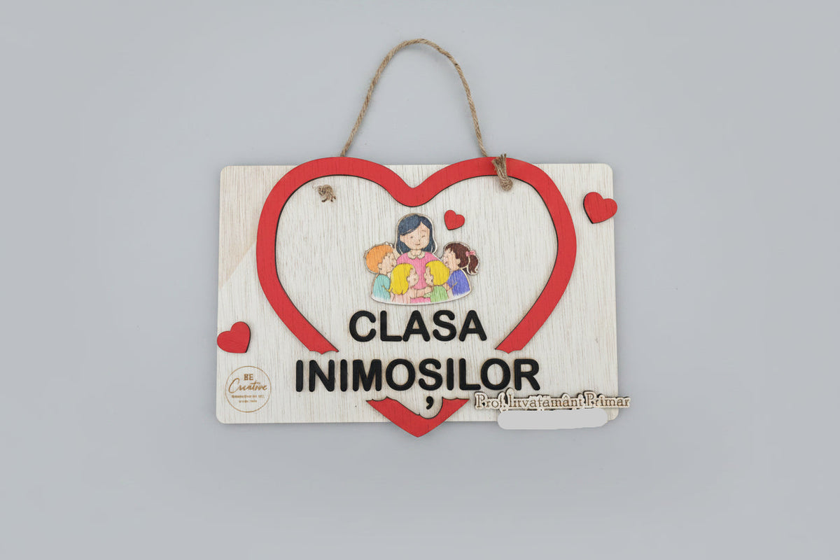 Plachetă decorativă din lemn personalizată – Grupa/Clasa Inimioarelor ❤️