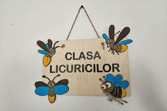 Plachetă decorativă din lemn personalizată – Grupa/Clasa Licuricilor ✨