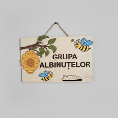 Plachetă decorativă din lemn personalizată – Grupa/Clasa Albinuțelor 🐝