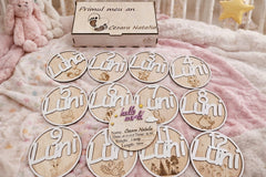 Set personalizat de Etape Lunare din lemn – Primul Meu An | 13 plăcuțe + cutie personalizată 🌿📸